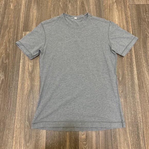 Lululemon Short Sleeve Shirt Men's Medium Heathered Gray Athletic Minimalist - Picture 1 of 6